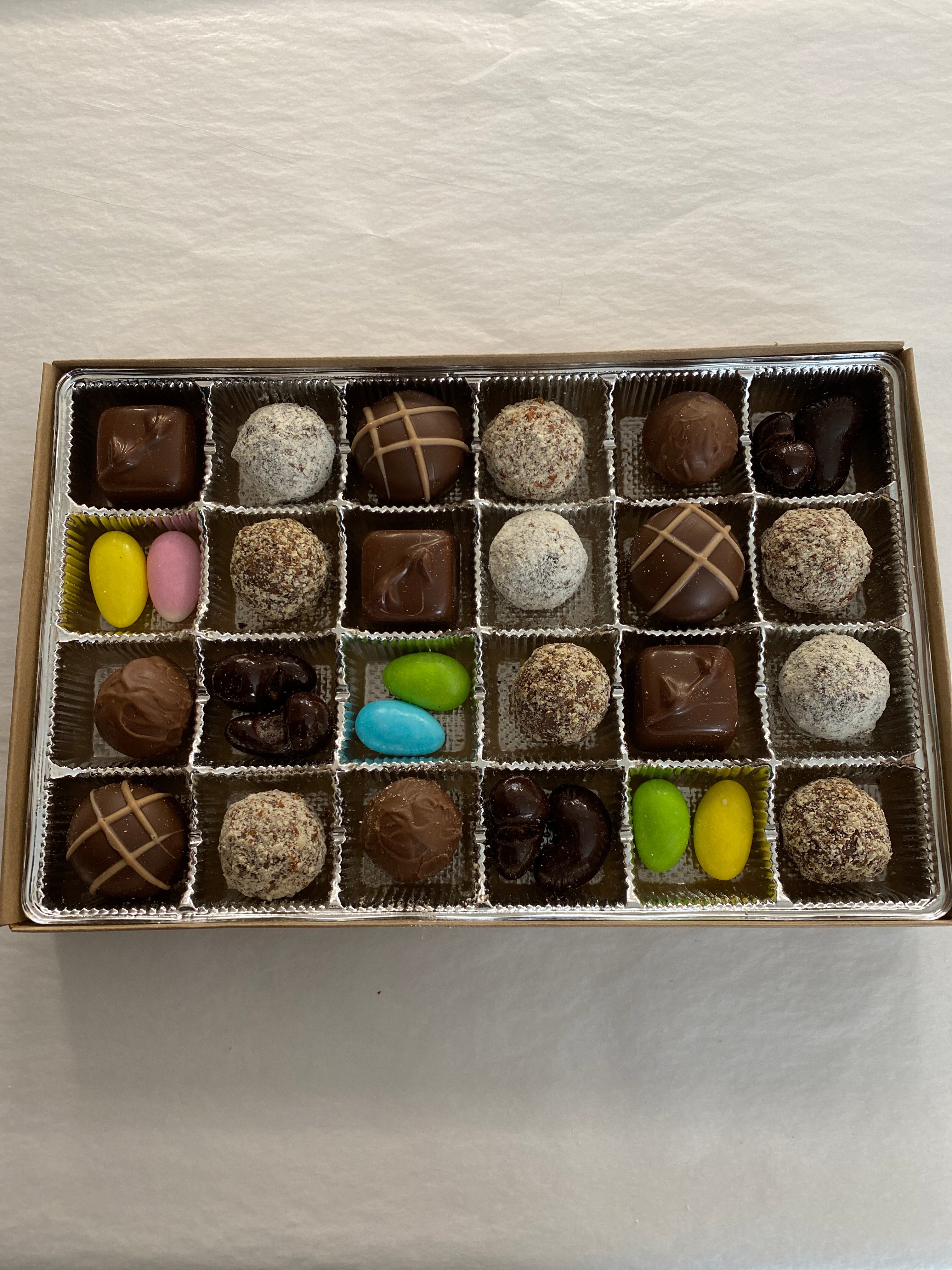 Nut Chocolate Box Assorted lg