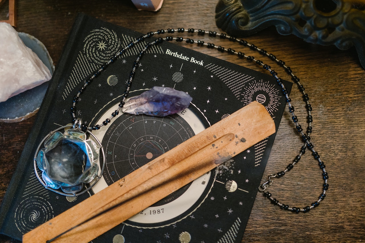 Tarot and Astrology: Exploring the Zodiac Signs and Planetary Influences