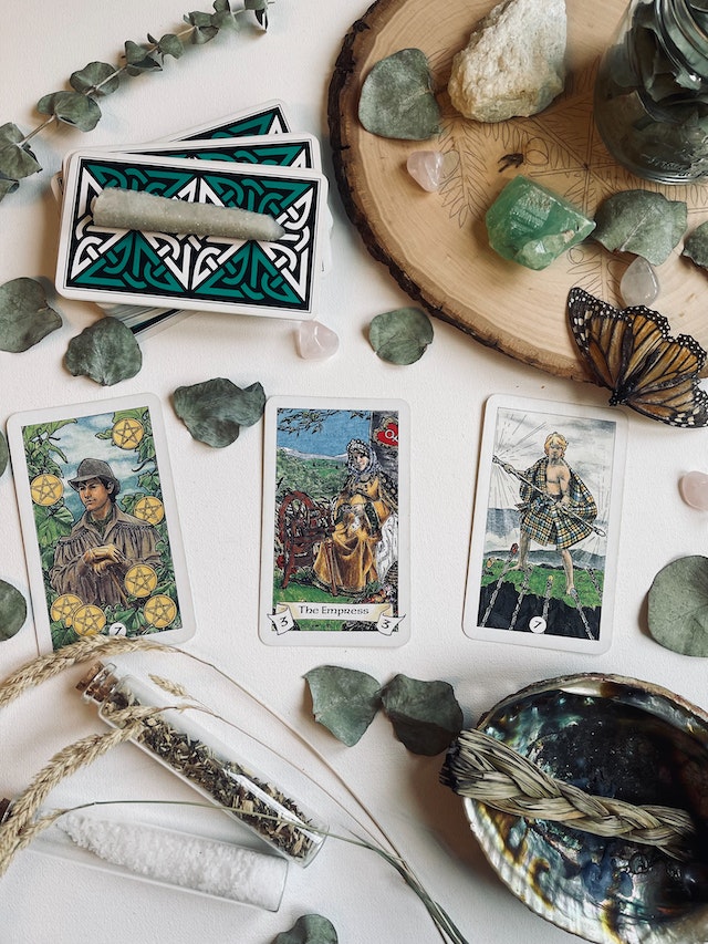 Tarot Rituals and Ceremonies: Enhancing Your Connection to the Cards