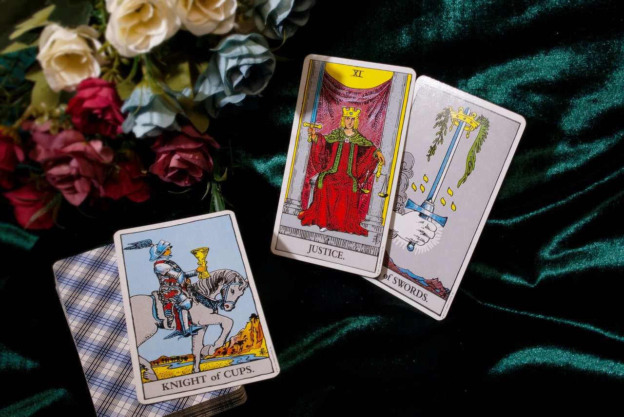 The Power of Intuition: Trusting Your Inner Voice in Tarot Readings