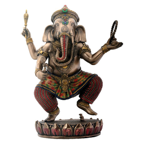 Decorative statue of a神灵 on a white background