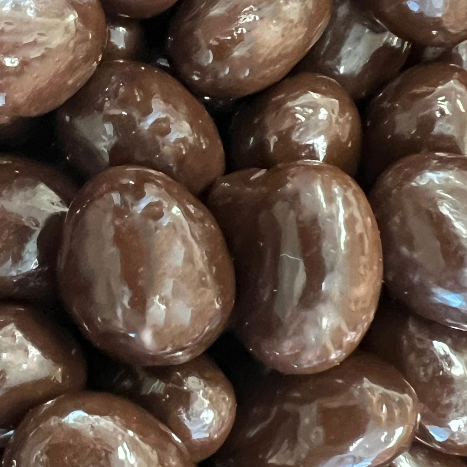 Dark Chocolate Almonds - Dark chocolate covered almonds 72%