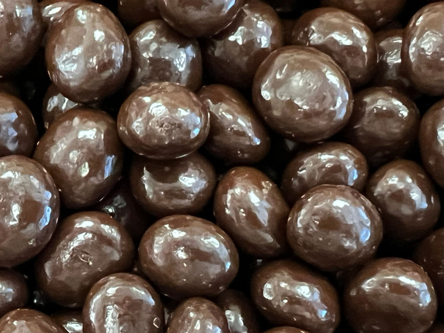 Dark Chocolate Espresso Beans Sugar Free - round dark chocolate covered coffeee beans 