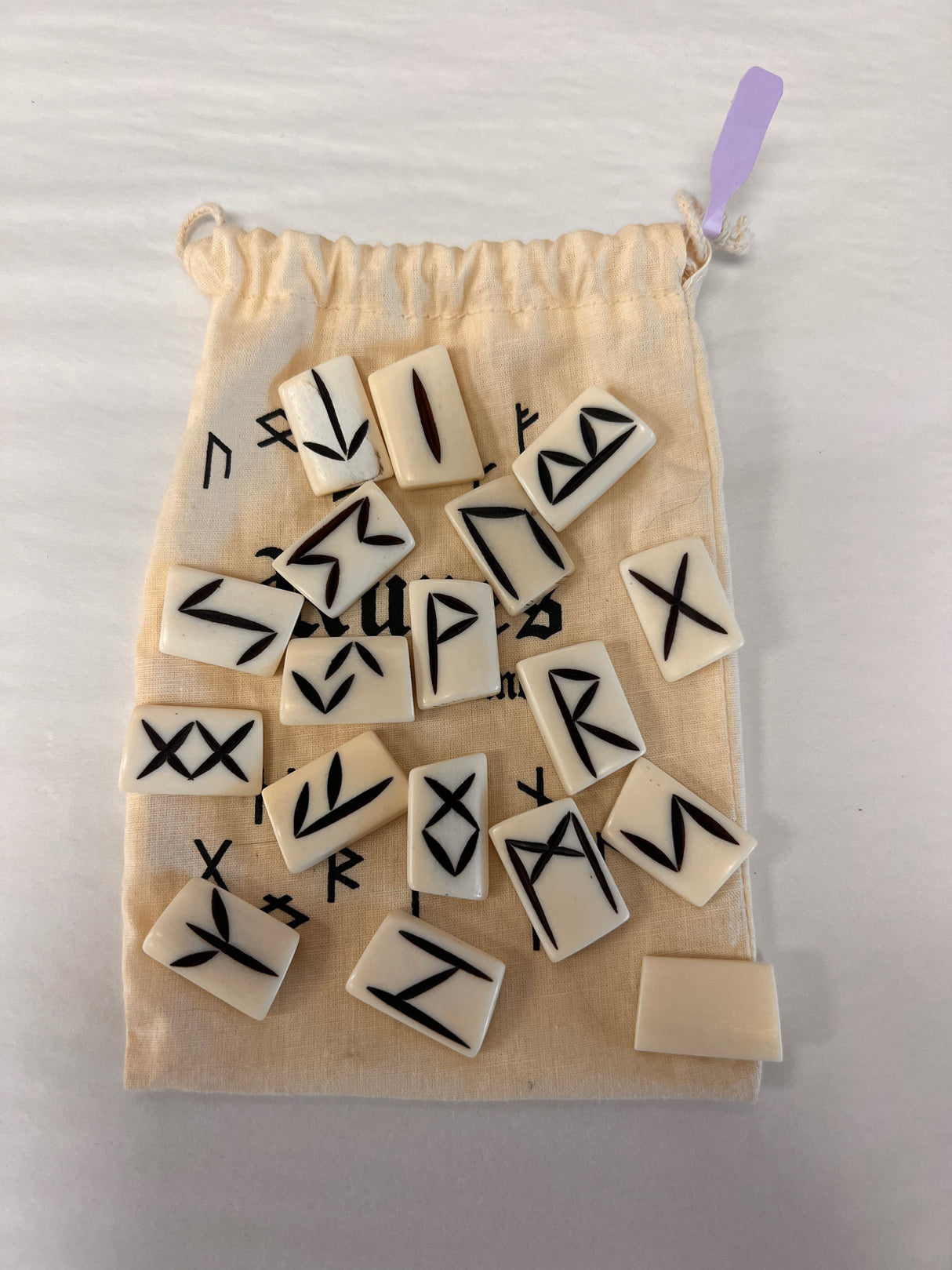 Bone Rune Set with Bag